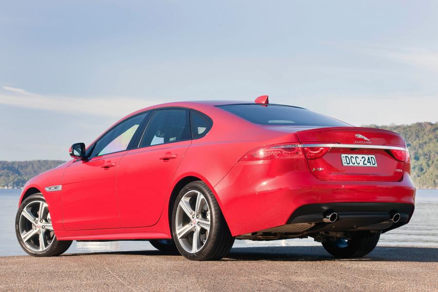  Jaguar XF R-Sport 2016 года  (AU) (фото 17 из 26)